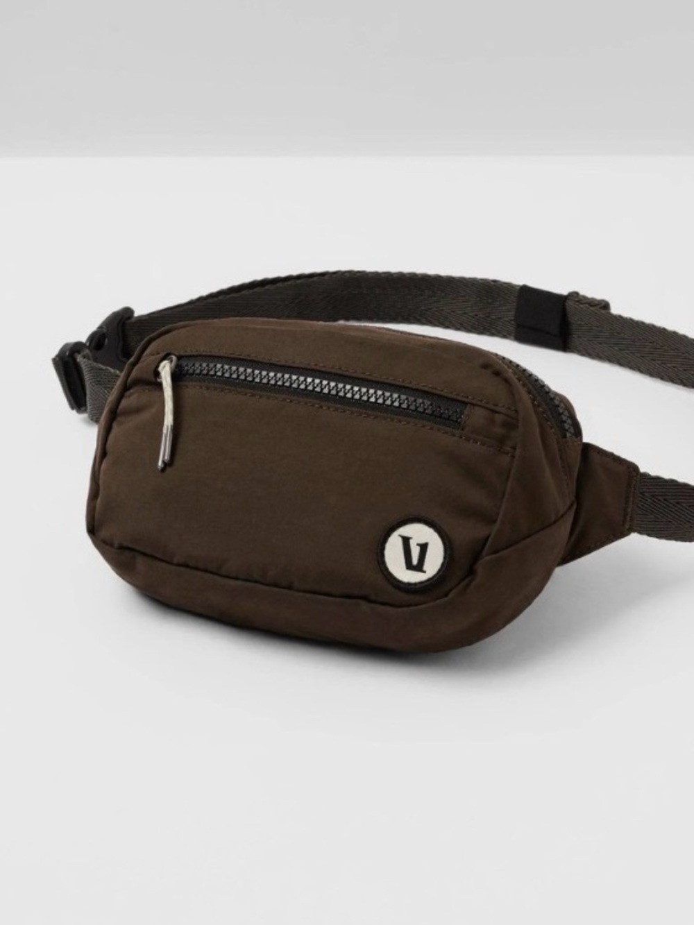 NWT Vuori Hip Pack Army